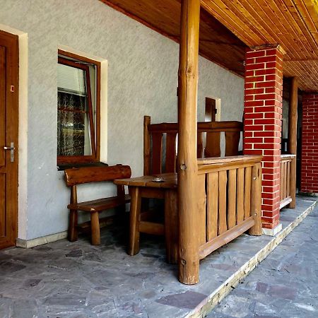 Hotel Tri Dorogi Lemberg Exterior foto